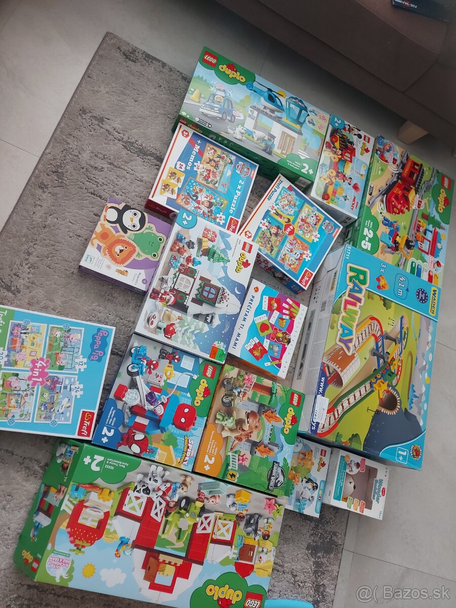 Lego, puzzle a vlacik na predaj