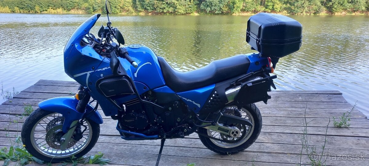 Triumph Tiger 900