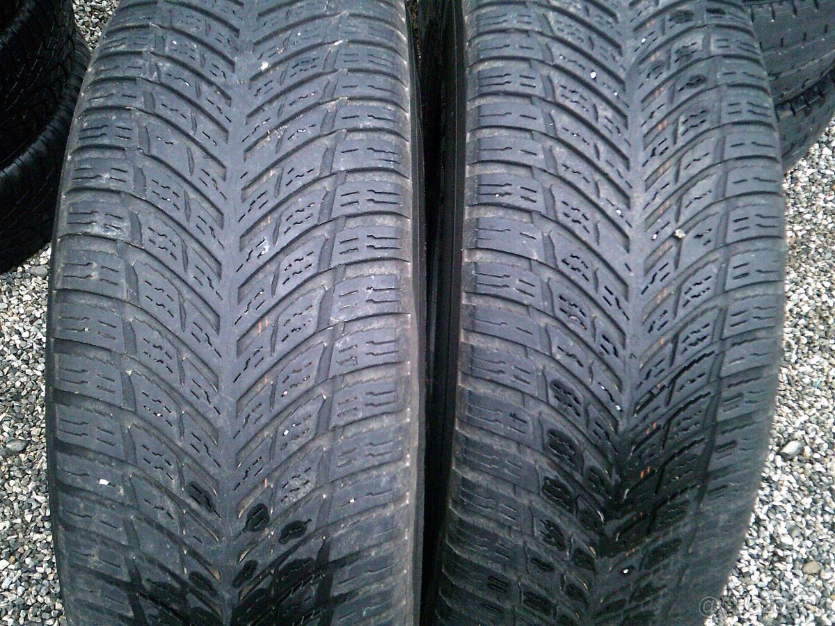 Celoročné pneu 235/65R17 Nokian - 2 ks