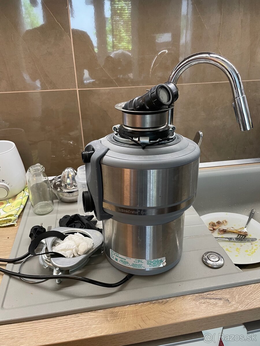 Predám drvič odpadu Insinkerator M200 Evolution
