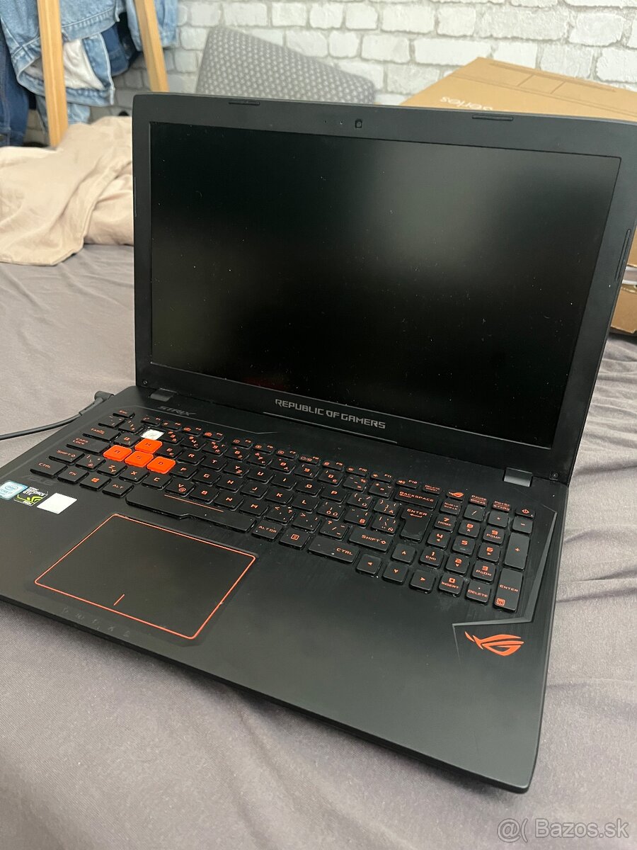 Herny Notebook (nefunkčný)