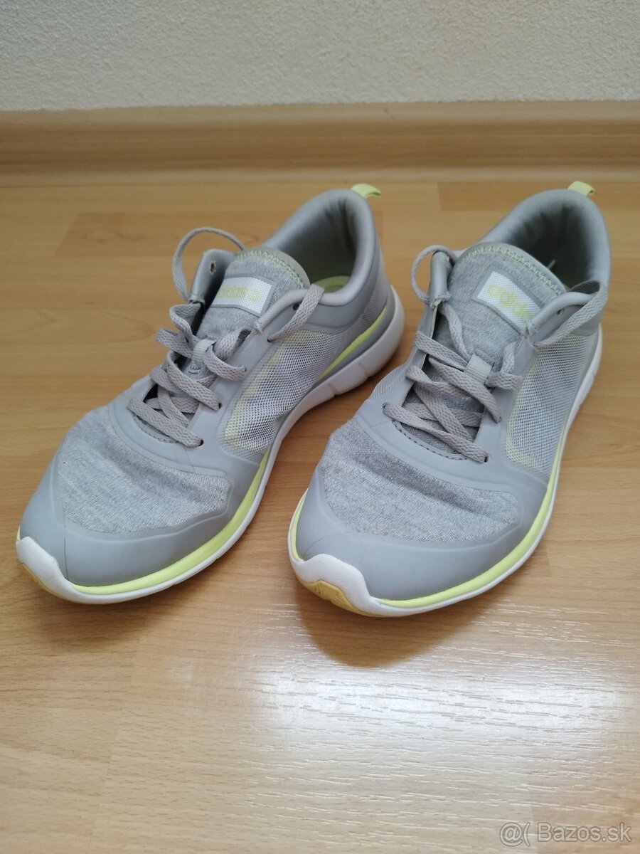 Adidas neo cloudfoam race
