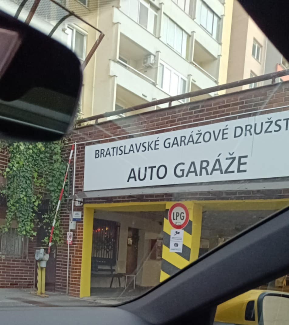 Prenájom garažového státia