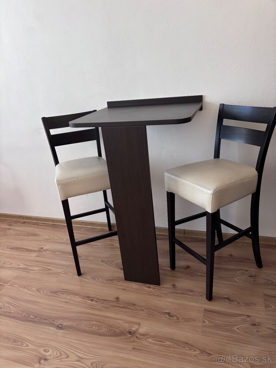 Barovy stolik a 2 stoličky