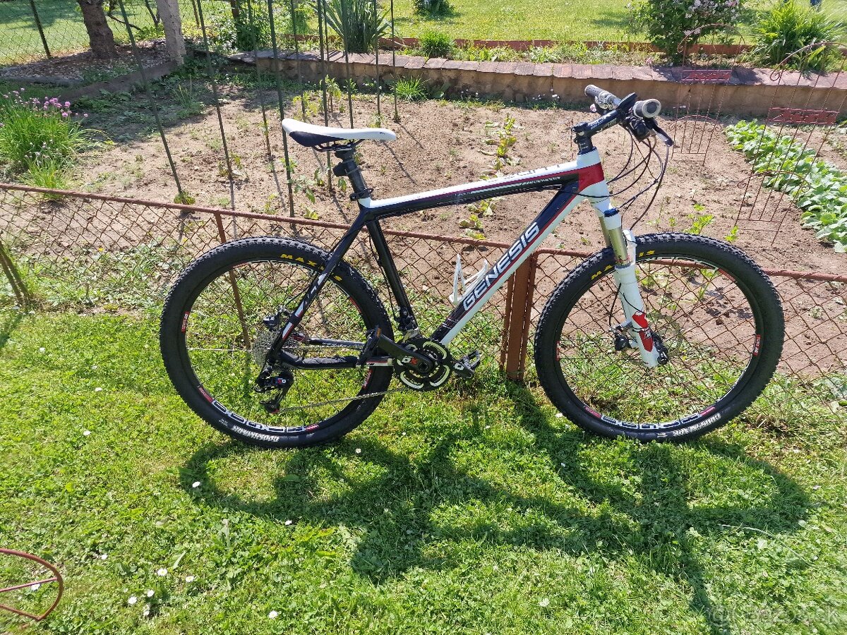 Karbónový bicykel