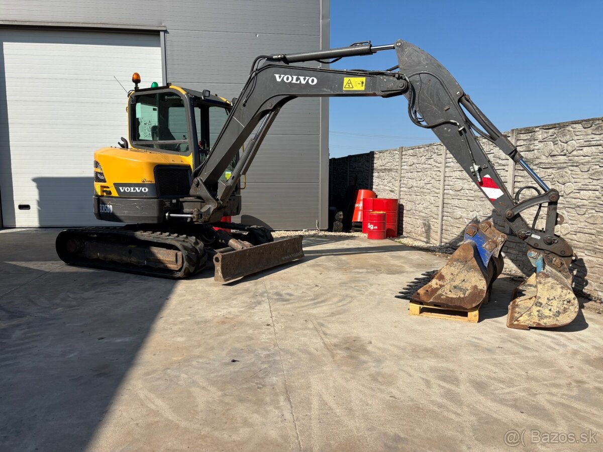 Volvo ECR 58D bager