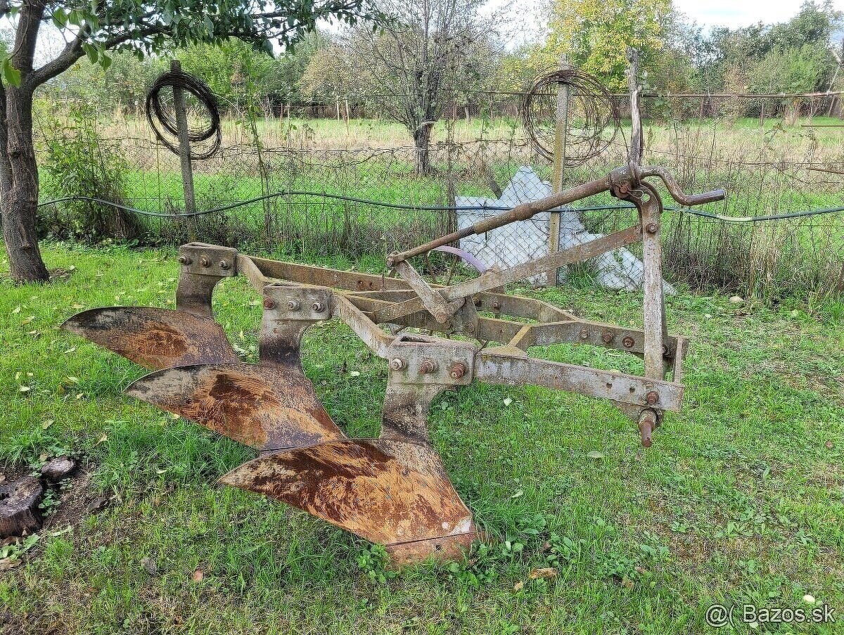 Troják pluh Pluhy Pluh továrenskej výroby