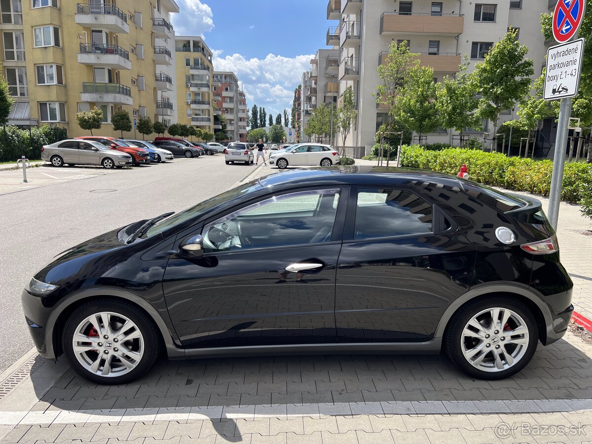 Honda Civic 8.g – 1.8 i-VTEC, 103 kW, 7-stupňový manuál