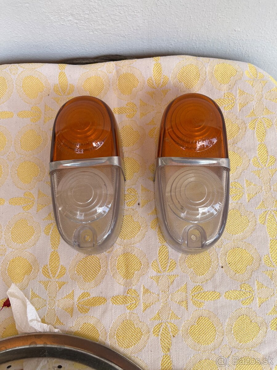 Sklíčka zad svetiel Spartak