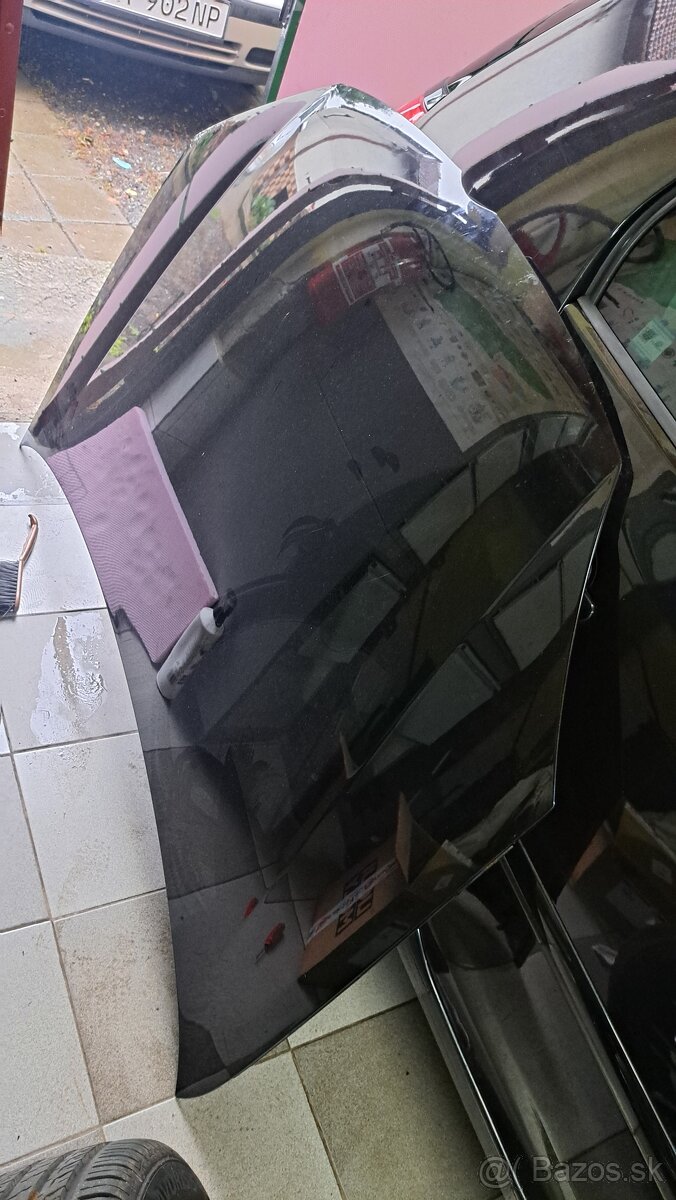 Kapota vw golf 5