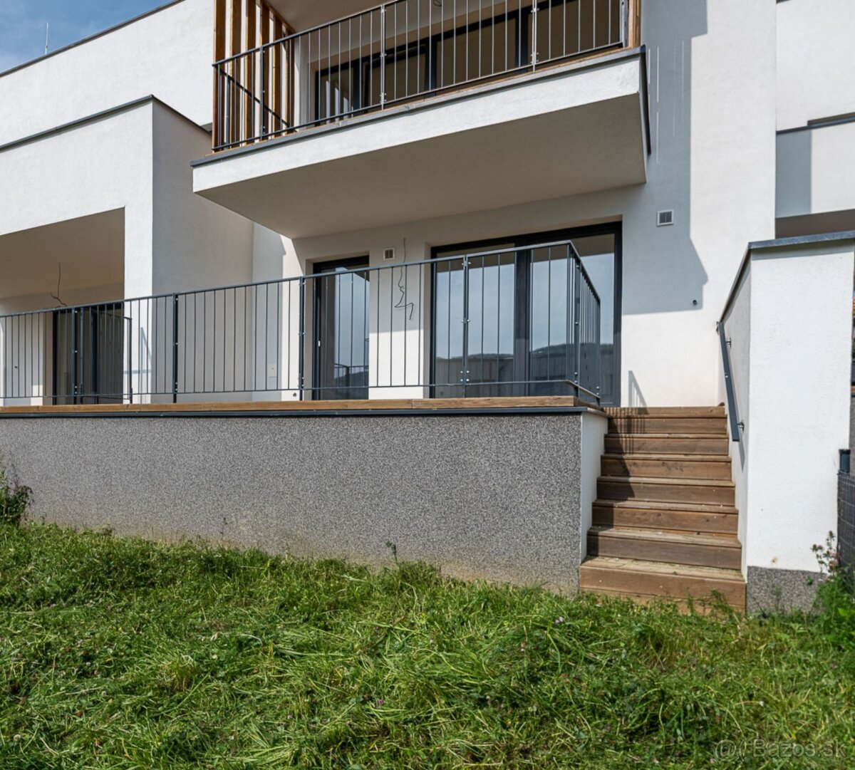 2-izbový byt s terasou a vlastnou záhradkou – Bojnice