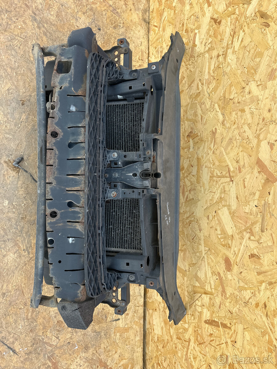 15.PRODÁM CHLADIČOVÁ STĚNA  VW PASSAT B7 1.6 TDI