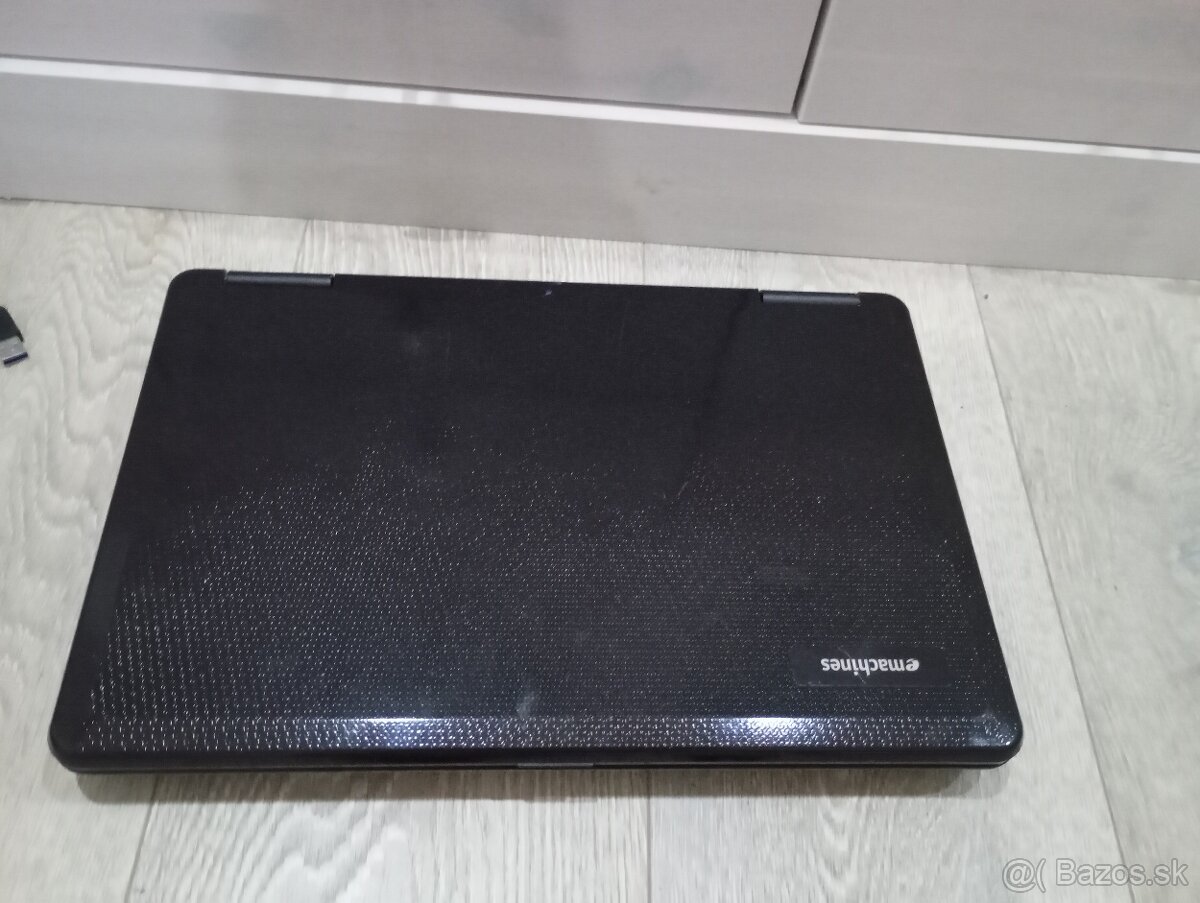 Notebook Emachines 527 bez nabíjačky