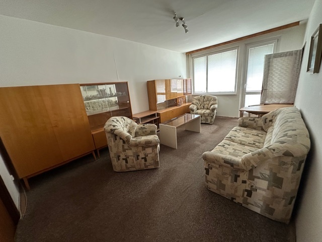 Priestranný 3.-izbový byt - Hanulova- Dúbravka- Bratislava