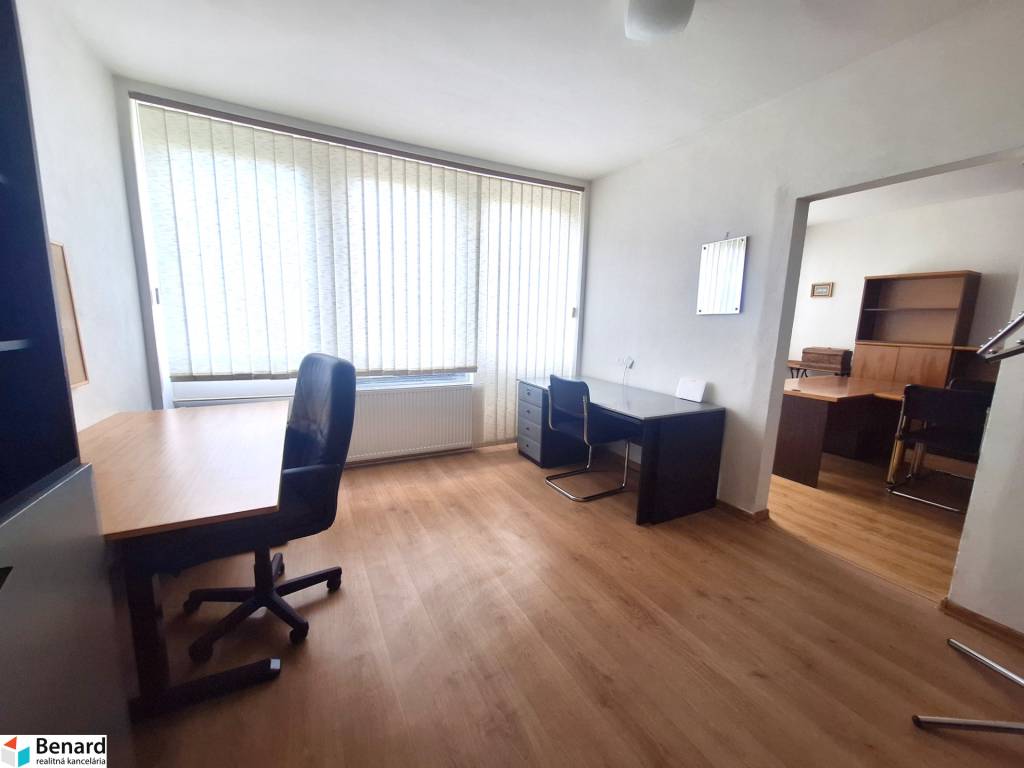NA PRENÁJOM KANCELÁRSKY PRIESTOR, 40 M2, ŠIRŠIE CENTRUM PREŠ