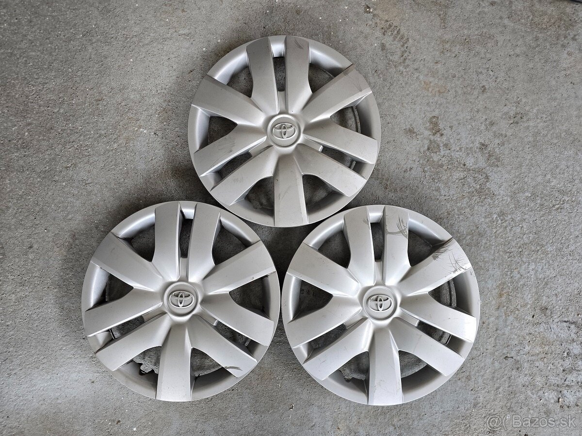14" Puklice Toyota 3ks