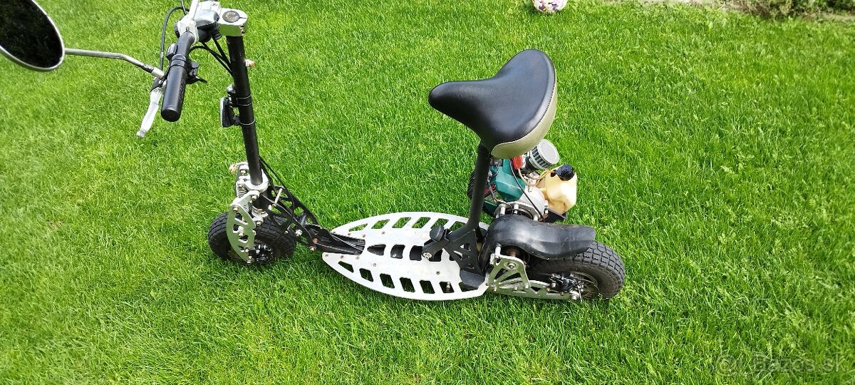 Benzínová kolobežka XG 7NITRO SCOOTERS AKCIA