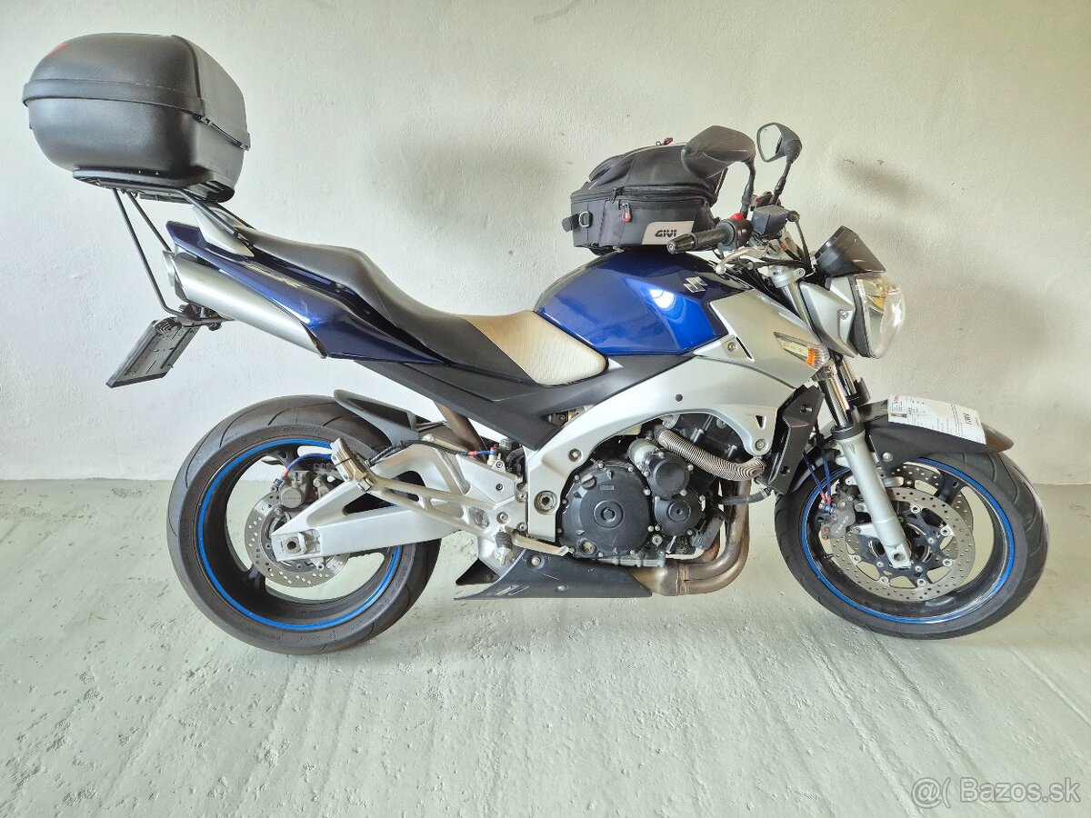 SUZUKI GSR 600