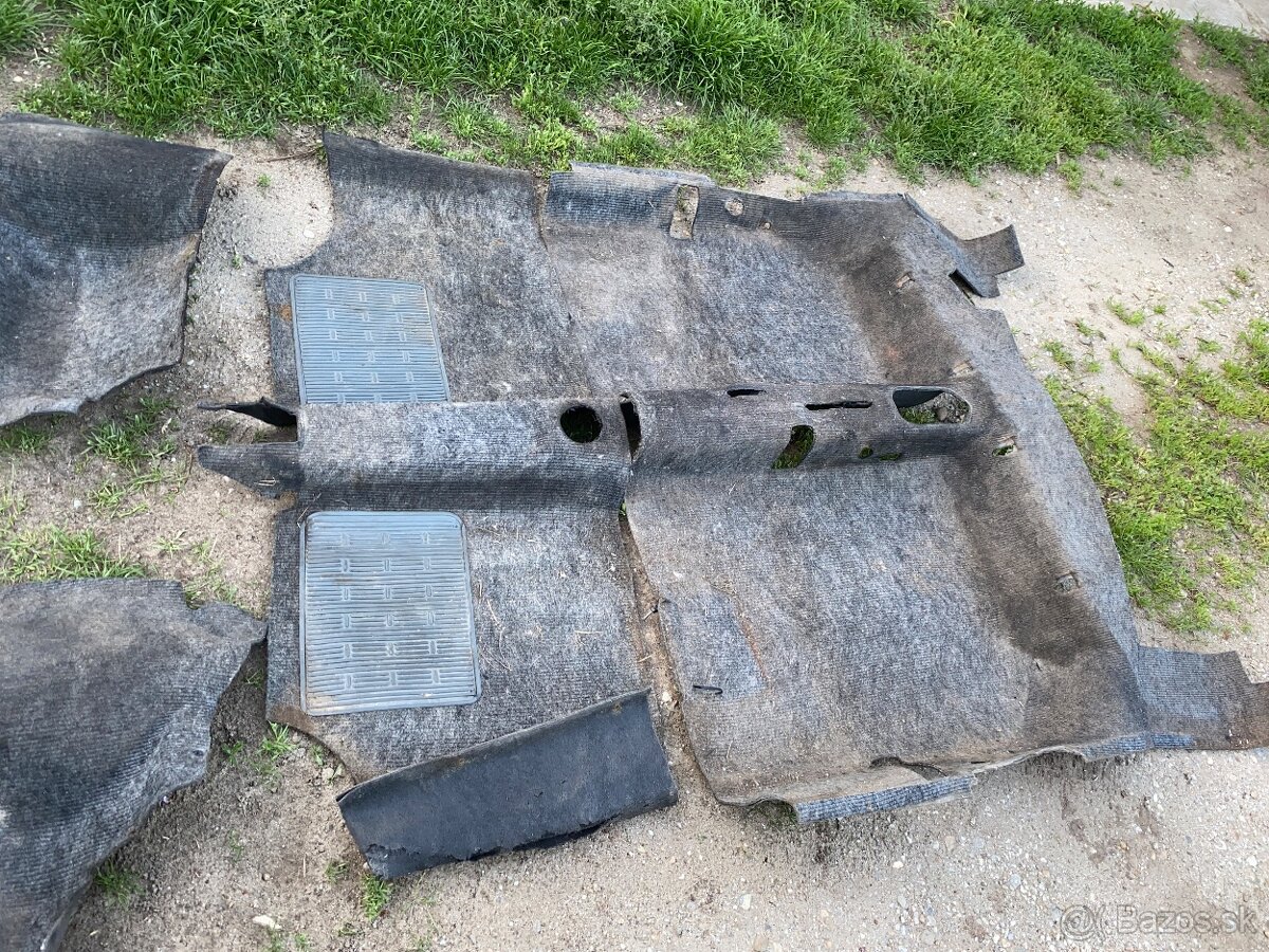 Skoda 105L koberce kompletne