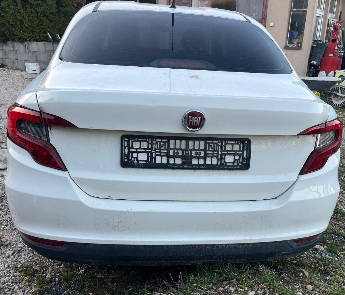 Zadné svetla sedan