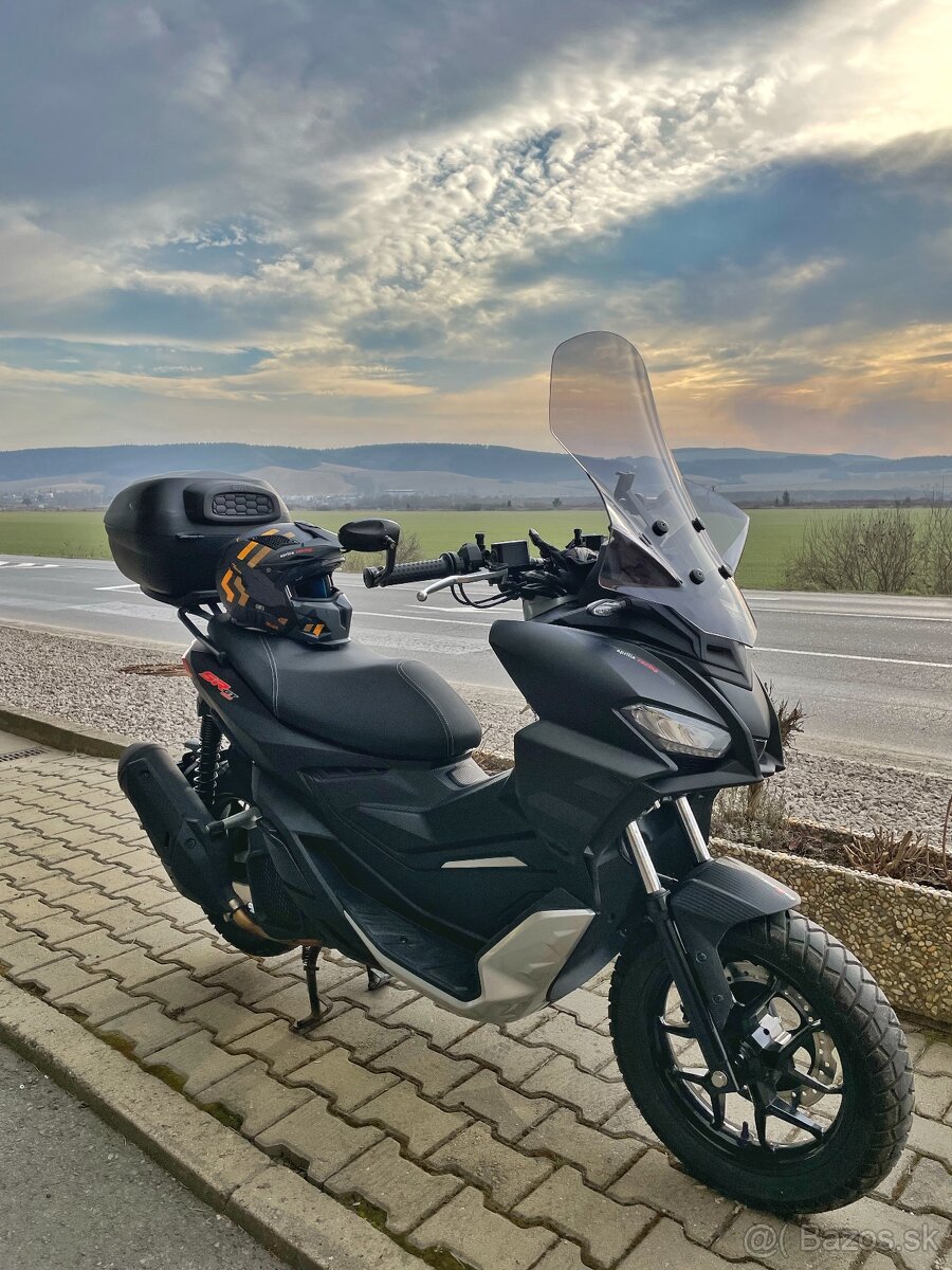 aprilia sr gt 125