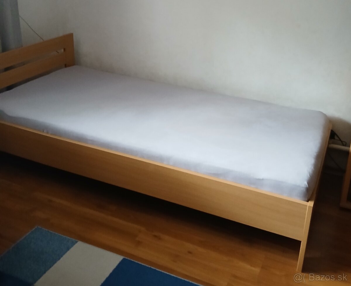 Jednolôžková posteľ + písací stôl + stolička