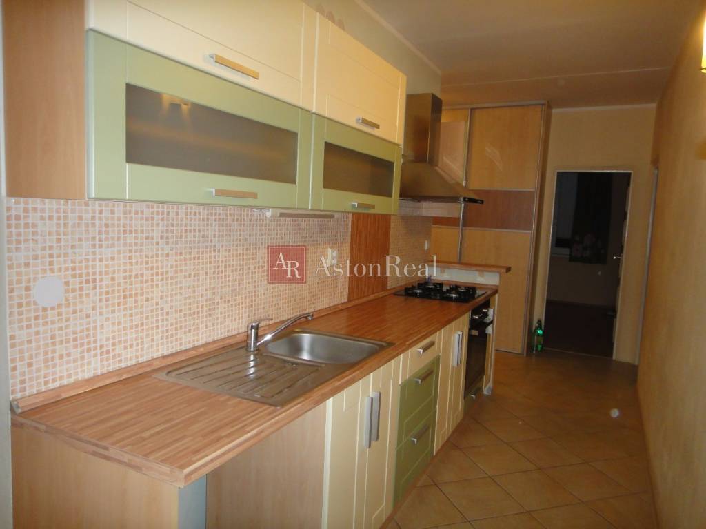 Rezervované 3 izbový byt s balkónom, časť Radvaň - Banská By