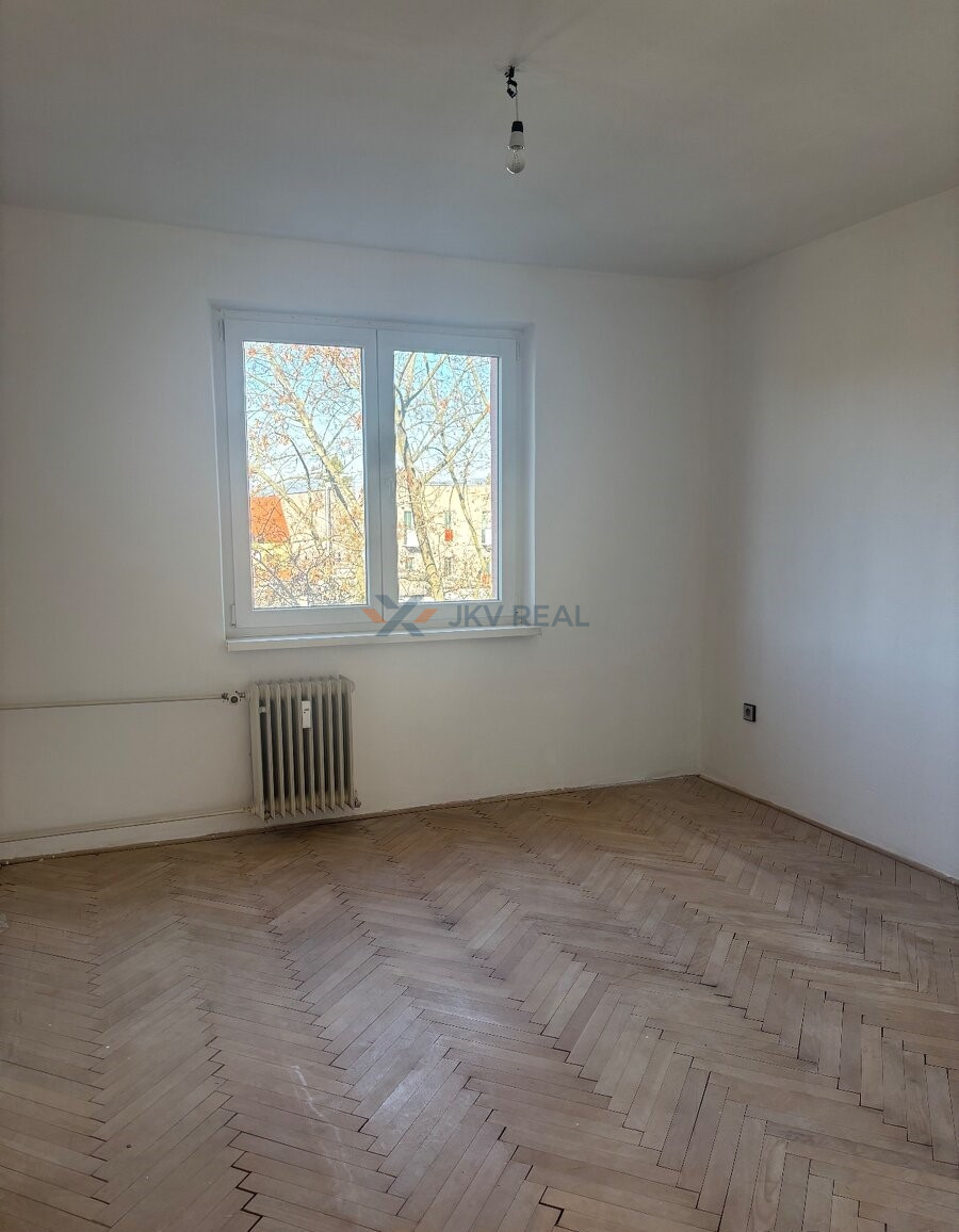 Slnečný 2,5 -izbový byt Šumperská- PRIEVIDZA