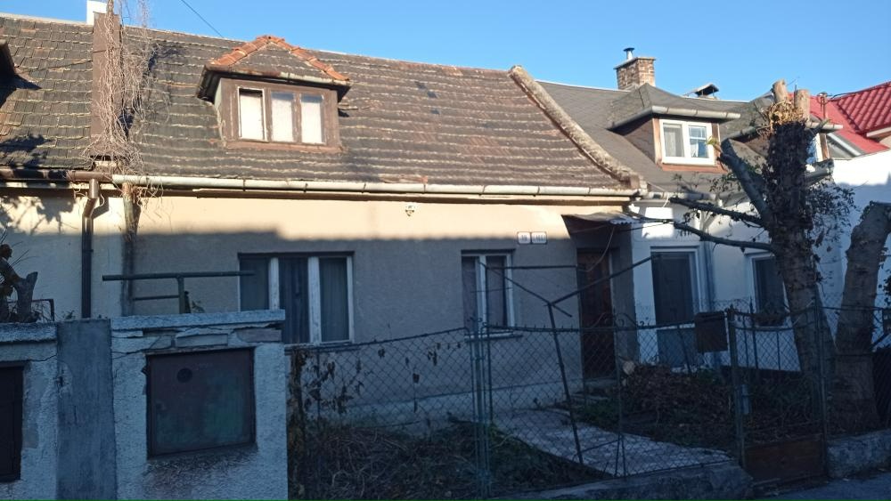 Na predaj rodinný dom Bratislava – na kompletnú rekonštrukci