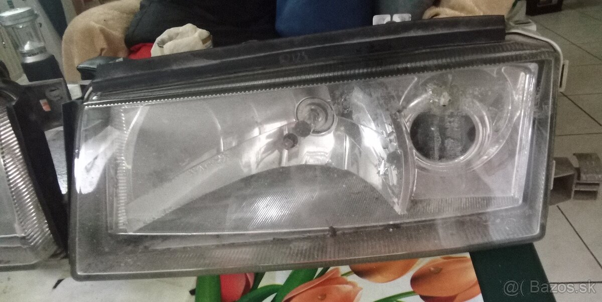 Predné ľavé svetlo Škoda Octavia 1 L&K