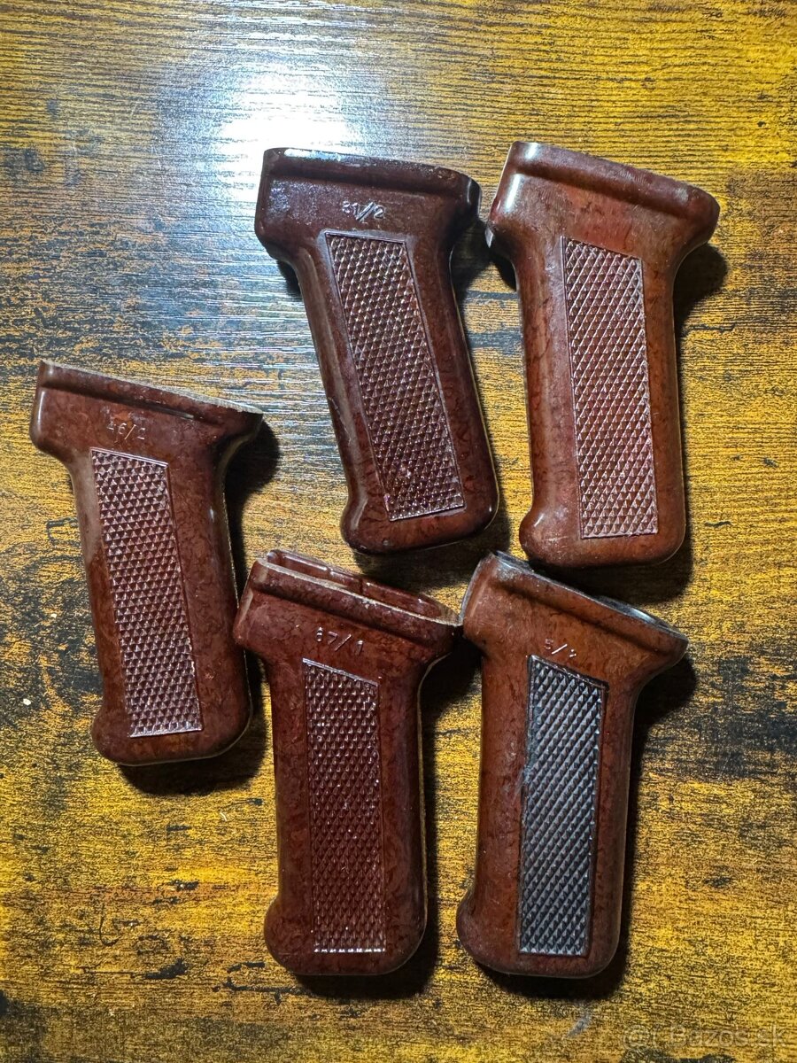 AK bakelitové ručky ruské - ižmaš