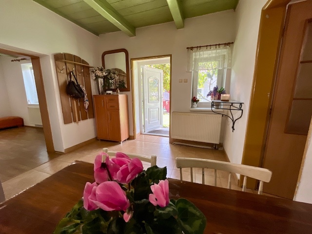 3-izb.domček vo Veľkom Lapáši, pozemok 27,5 ára