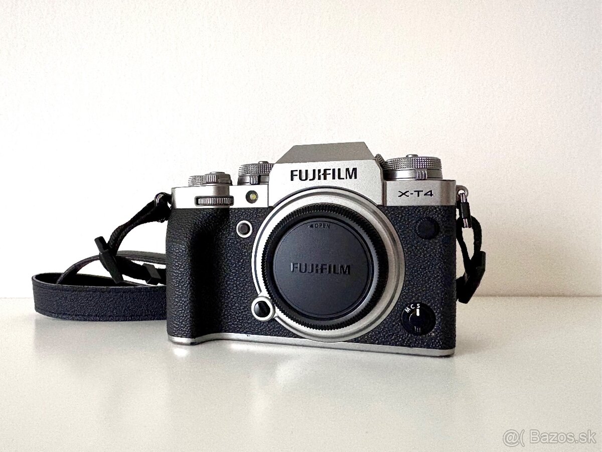 Fujifilm X-T4 silver