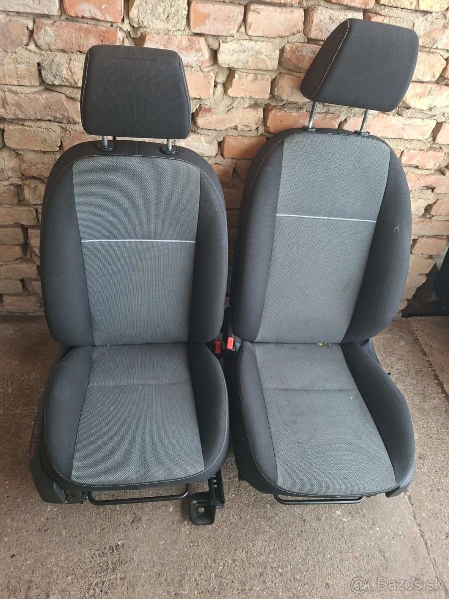 Sedačky Ford FOCUS 2 Facelift