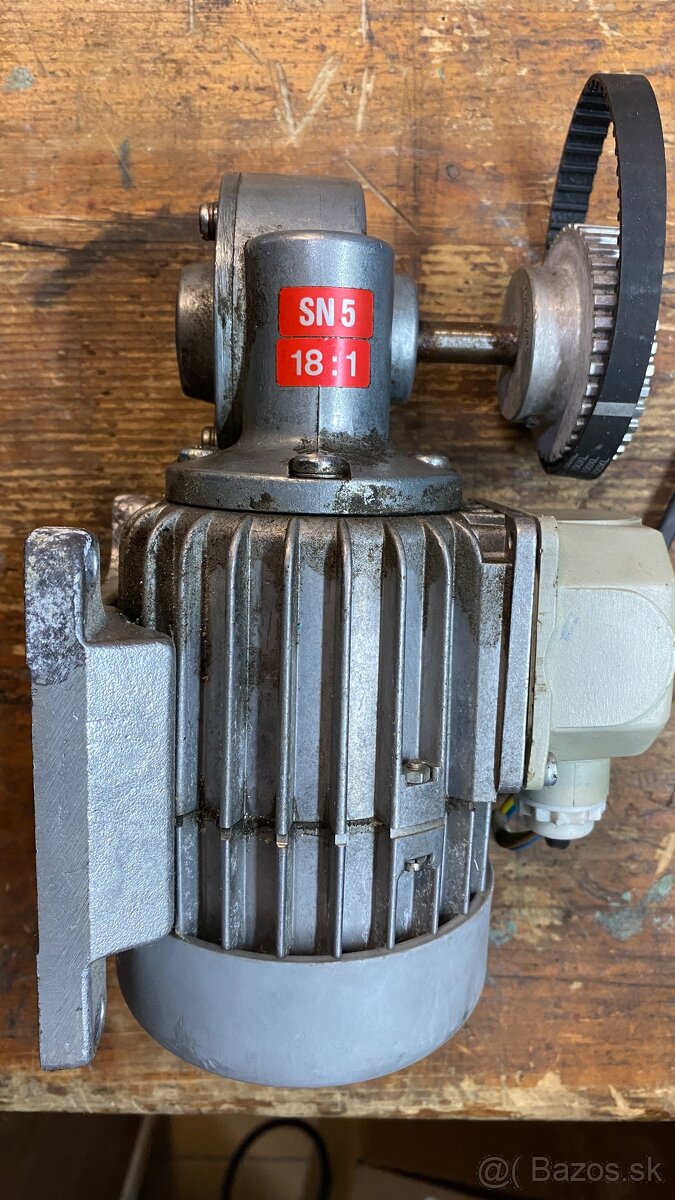 Elektromotor s prevodovkou 30W