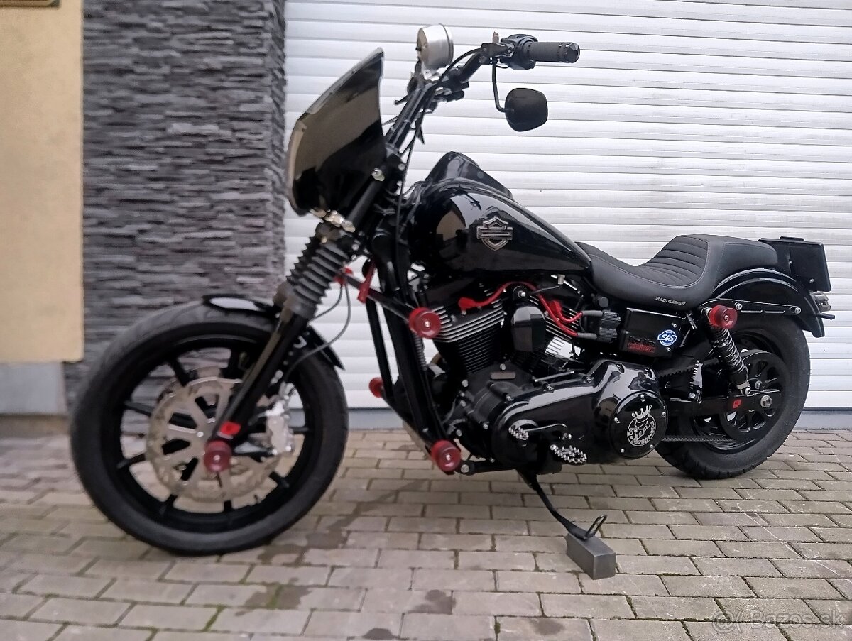 Harley Davidson Dyna black edition