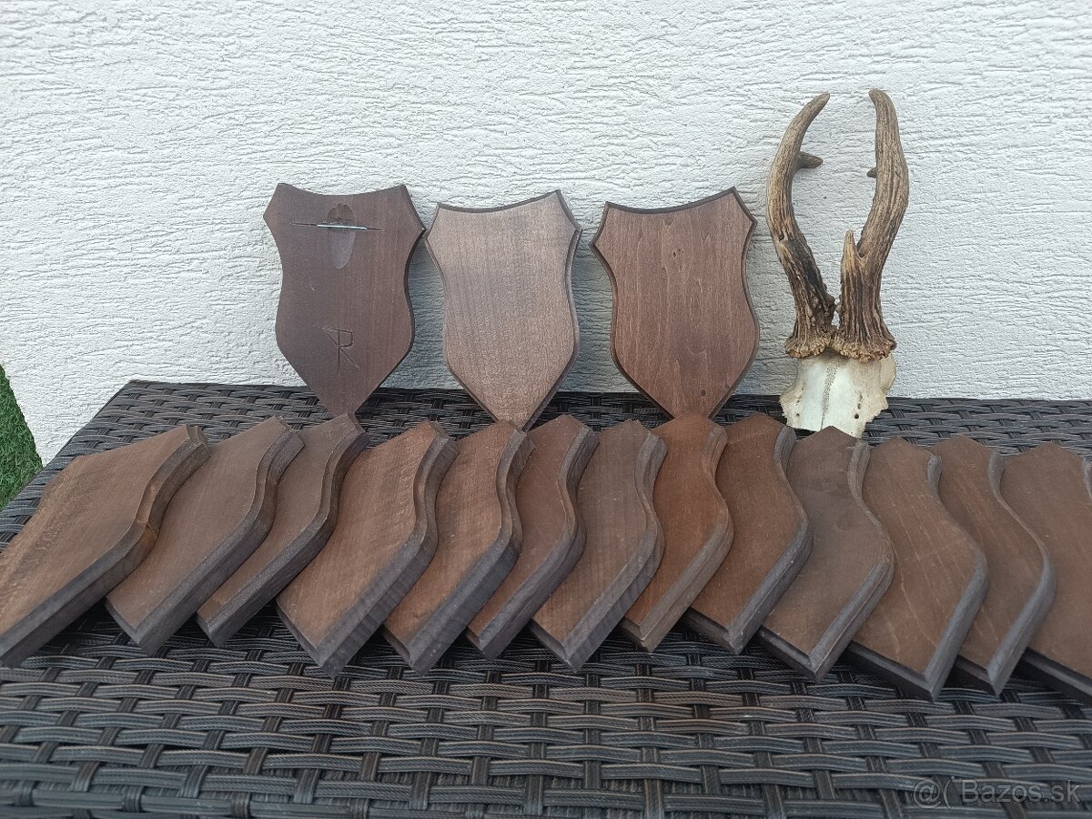 Podložky pod trofeje, pod srnce, štítky