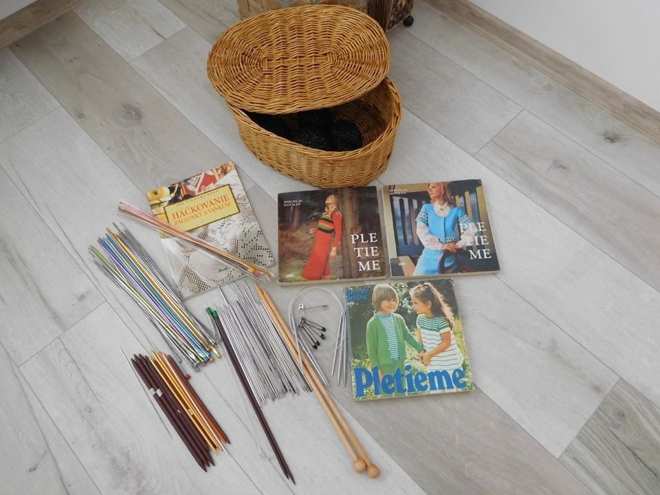 Vlna,ihlice,knihy na štrikovanie, nite na vyšívanie, gumy,