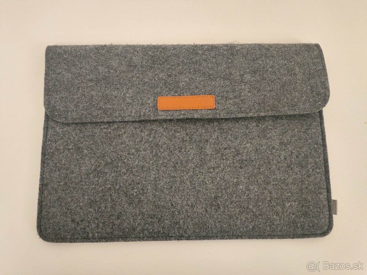 #M058 Plstené puzdro na notebook 15–16 sivé