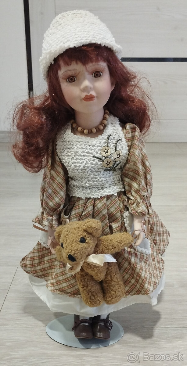 Porcelánová bábika