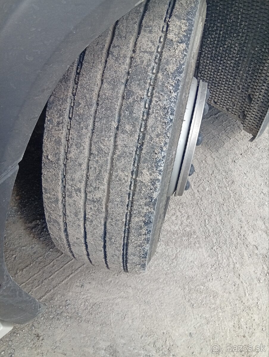 Pneu 315/70 R22.5