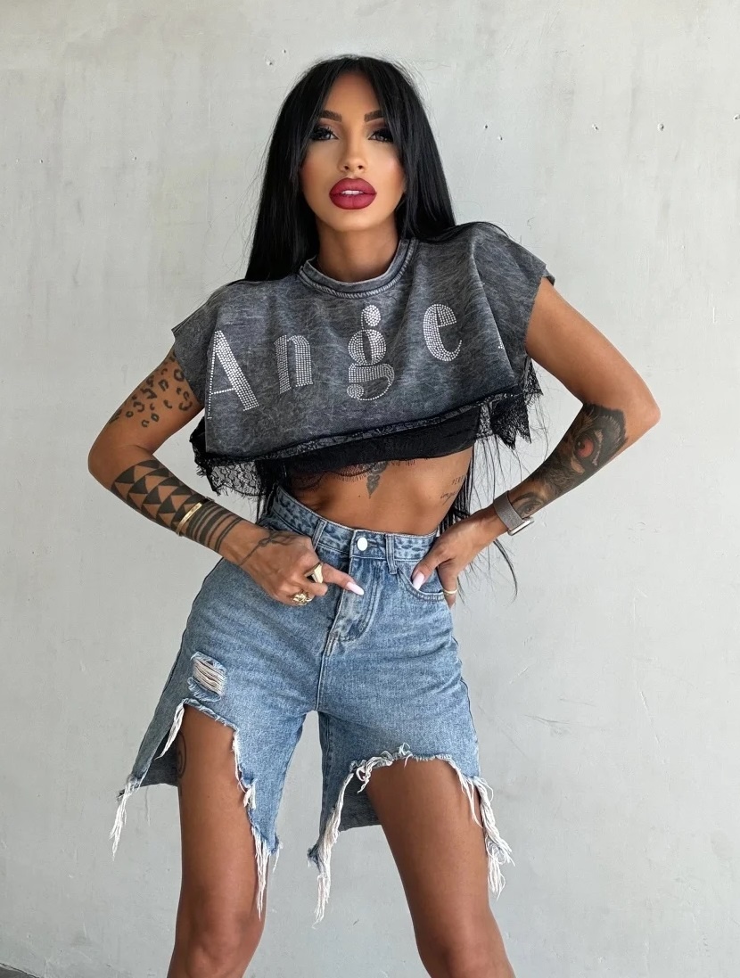 Krásny sivý crop top ANGEL s kamienkami NOVY