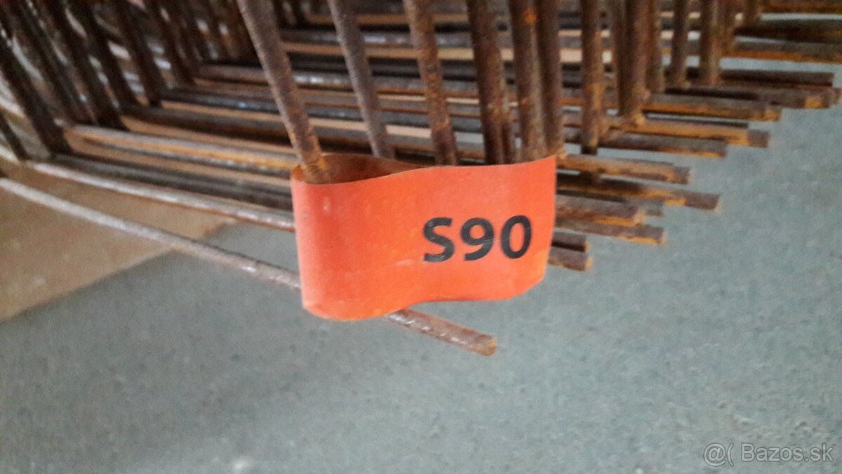 kovové dištančné pásy