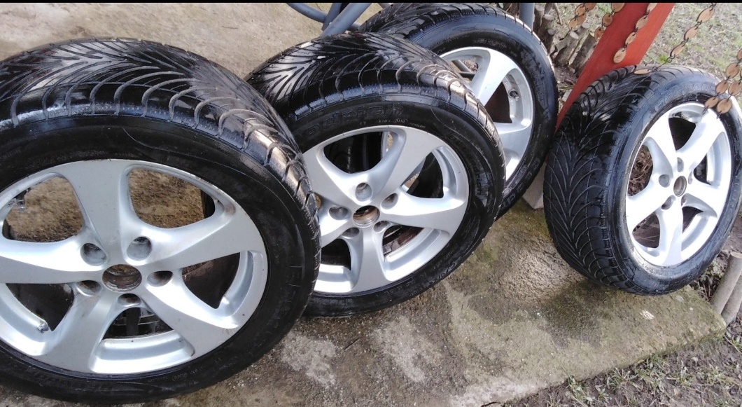 Elektróny 225/50/ R16