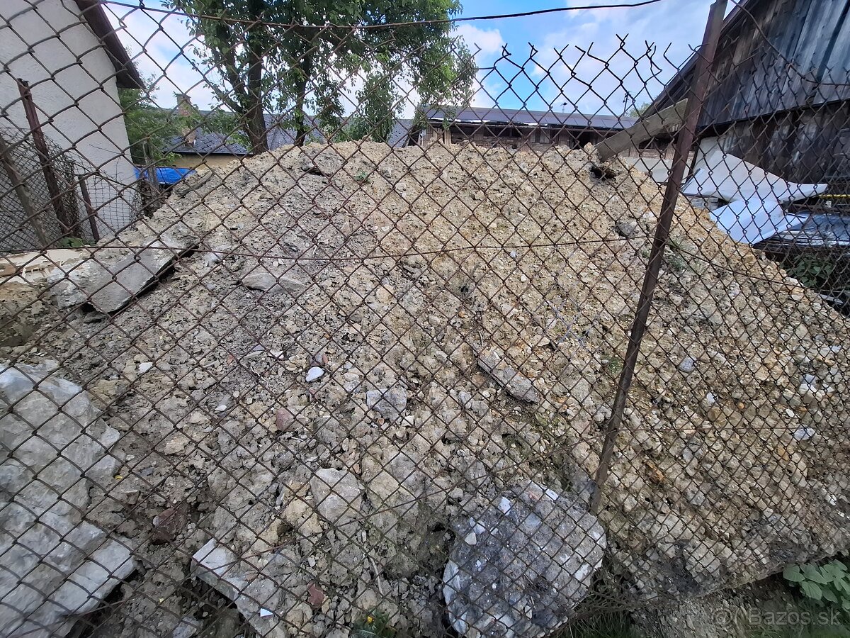 Darujem hlinu