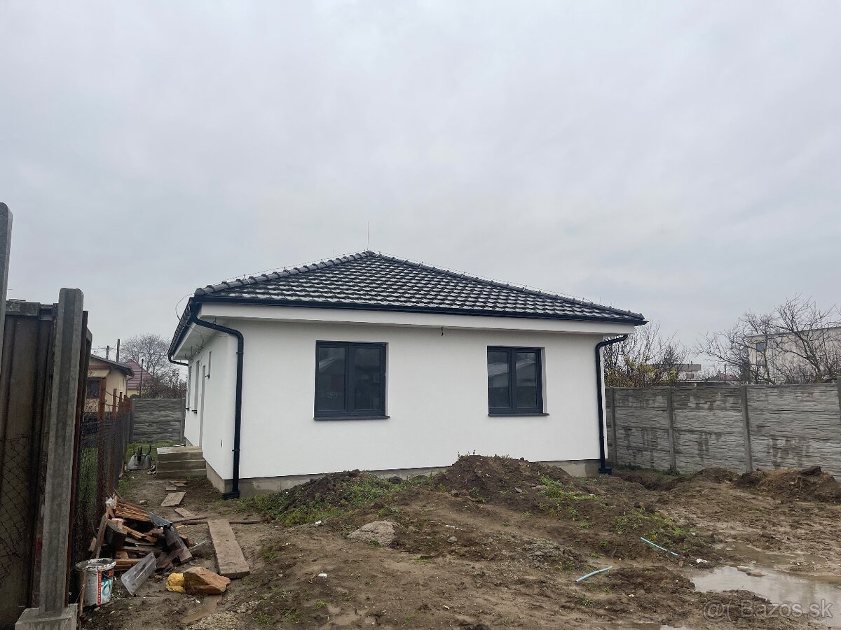Novostavby - OPONICE