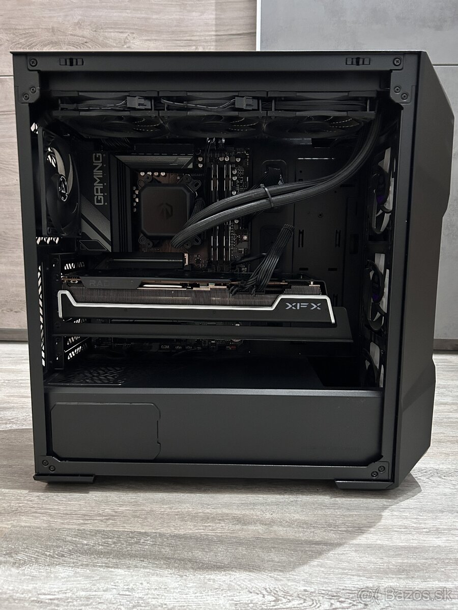 Predám Herný PC, Ryzen 7 7800X3D,RX-7900XT,32GB RAM,2TB SSD