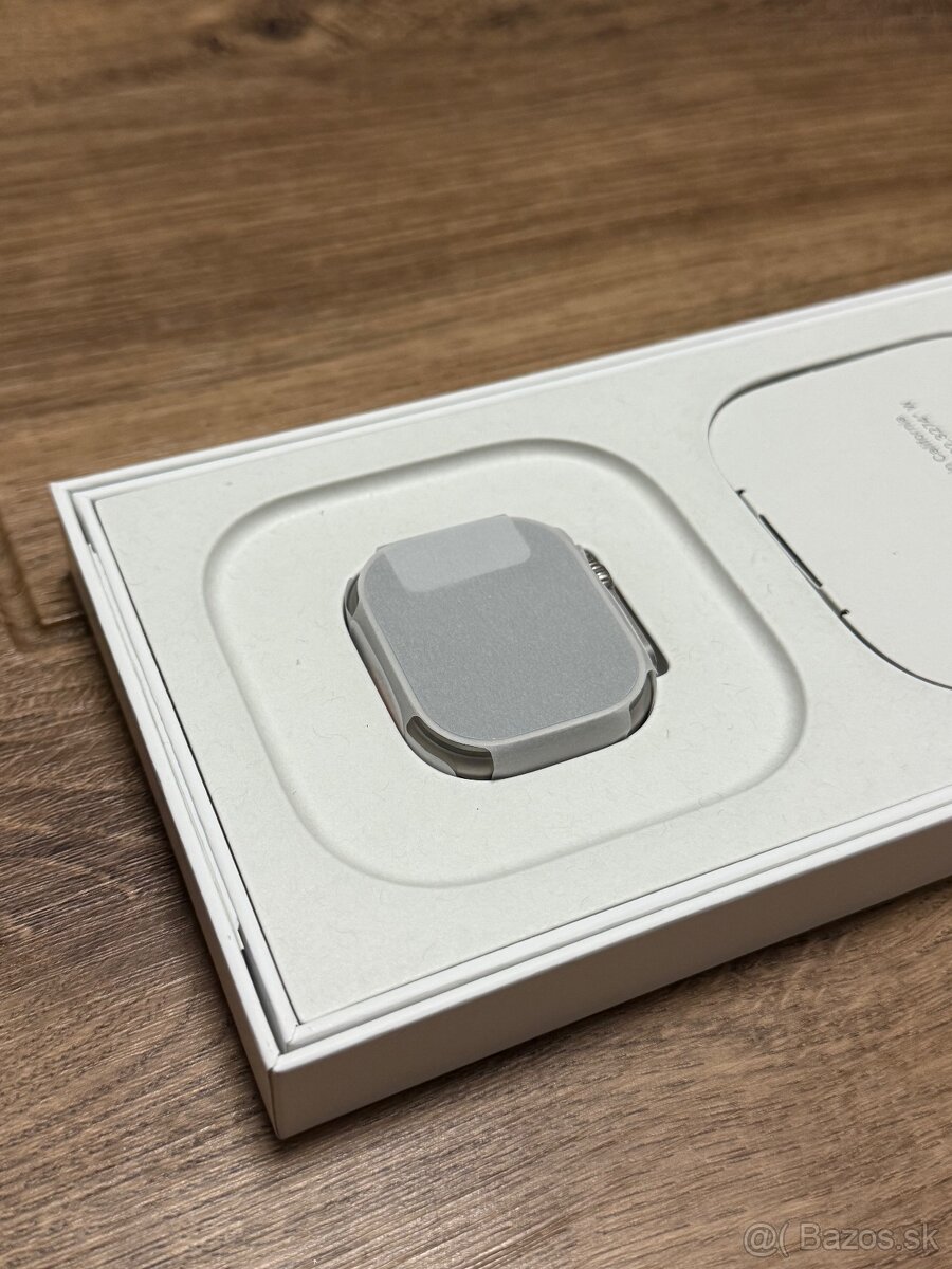 Apple Watch Ultra 2 49mm titánová