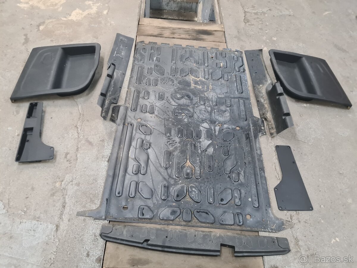 Gumená podlaha + plasty Fiat Doblo