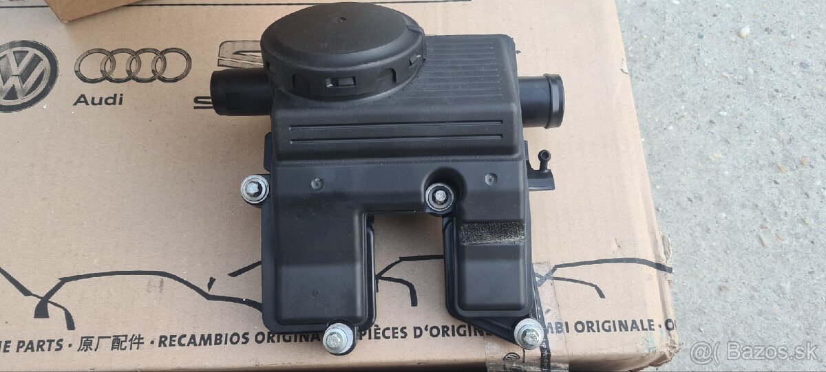 Predám originál používaný odlučovač oleja Porsche